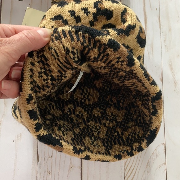 Leopard Print Knitted Pom Pom Beanie - Picture 4 of 5